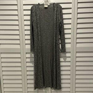 Emory Park Pre Loved Ribbed Kimono/ Dust in Polyester/ Nylon/ Spandex blend.